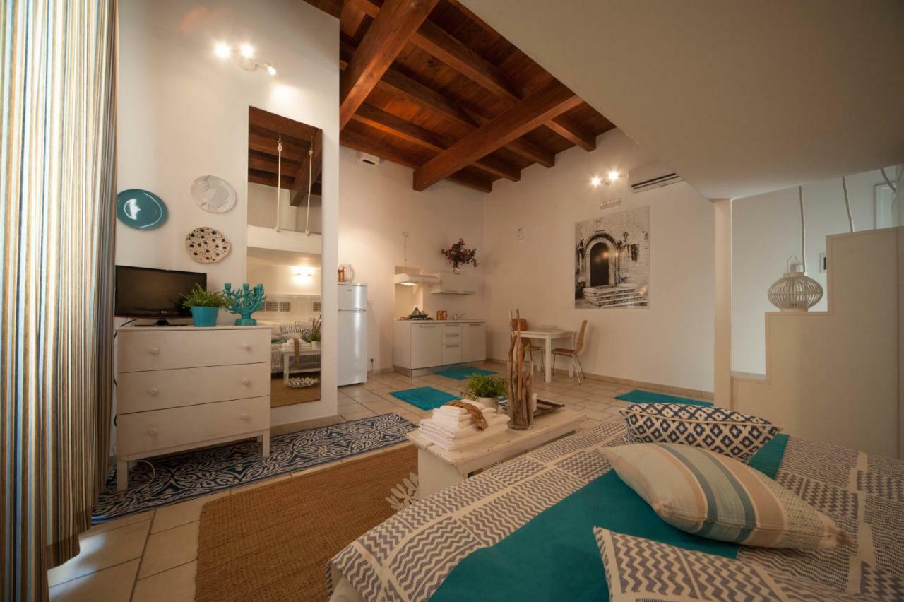 トラーニ Portadamare Bed & Breakfast エクステリア 写真