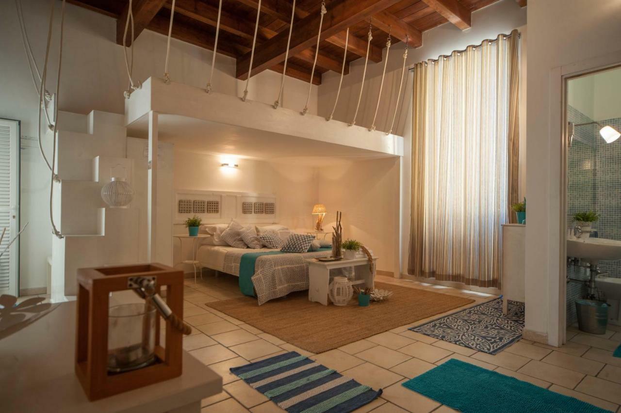 トラーニ Portadamare Bed & Breakfast エクステリア 写真